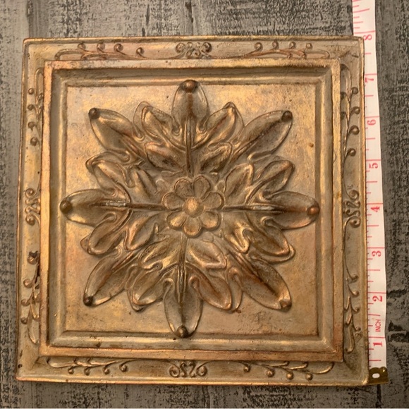 Gold Tone Floral Resin Accent Wall Decor, Heavy Duty, 7 7/8”X 7 7/8”, EUC - Picture 2 of 3